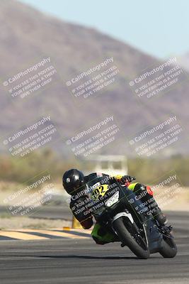 media/Oct-30-2025-Racers Edge (Thu) [[dabbdaf680]]/3-B Group/Session 2 (Turn 14)/